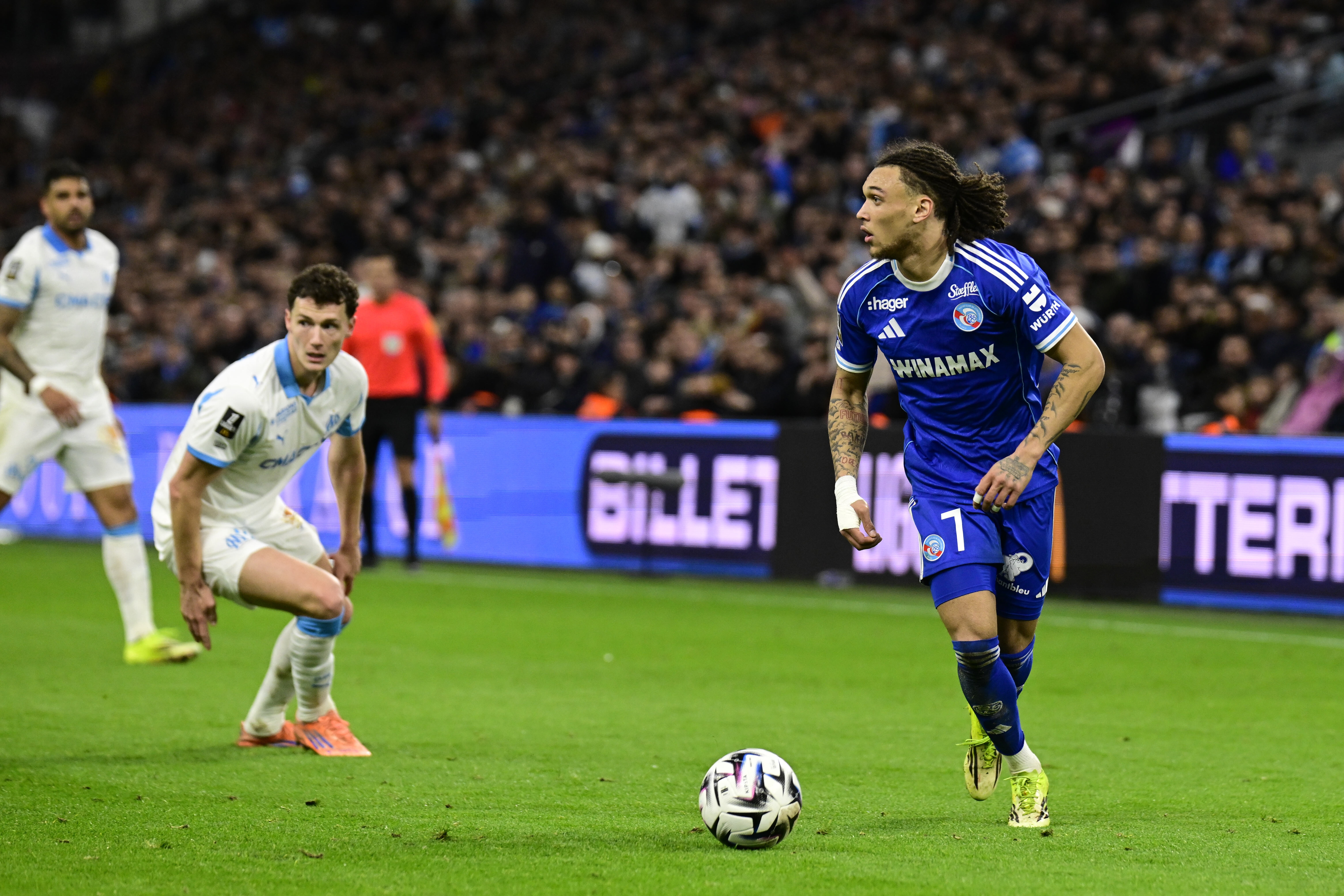 星空体育官方网站-德天空：多特有意21岁中场莫雷拉，白堡要价3千万到4千万欧